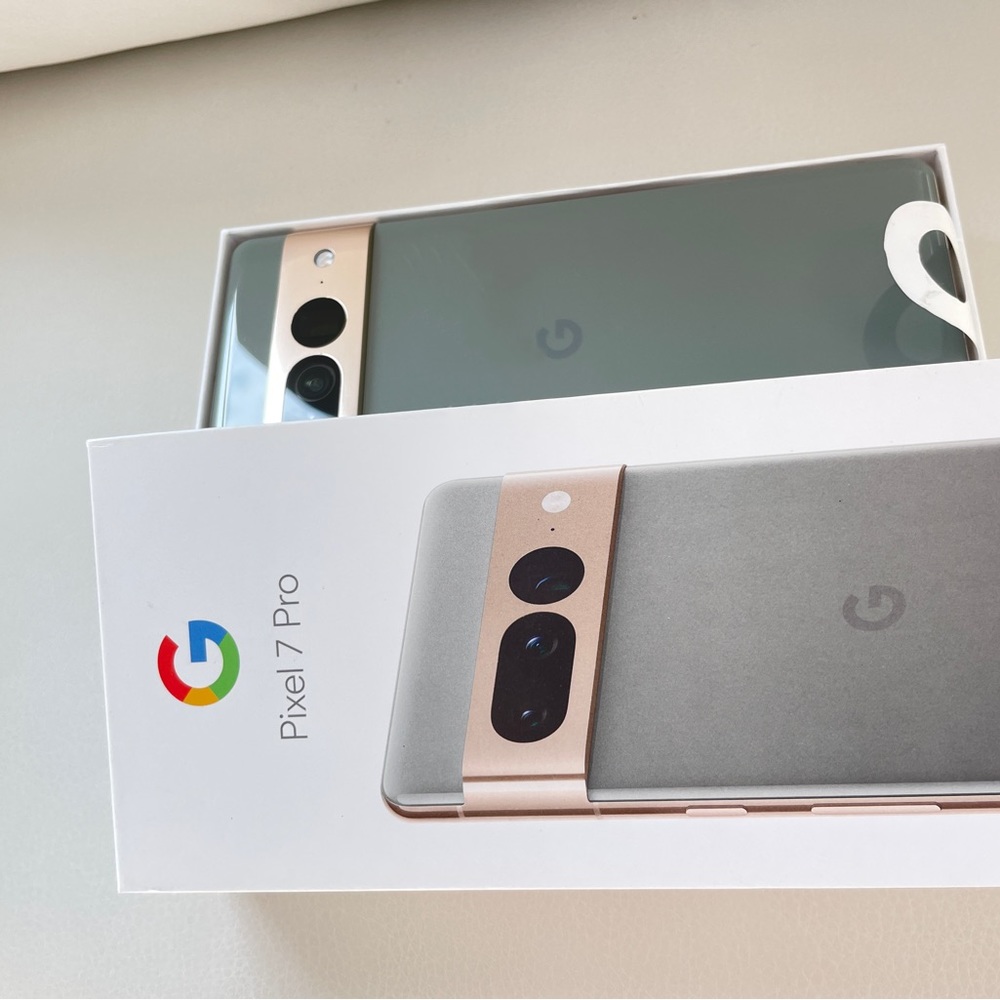 Brand new Google Pixel 7 Pro 256GB Hazel + 2nd G Google Pixel wireless charger